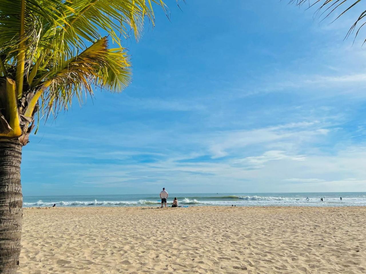 1 Seaview- 2 Gardenview 2Mins To The Beach - Luxury Condotel Phan Thiet Exteriör bild