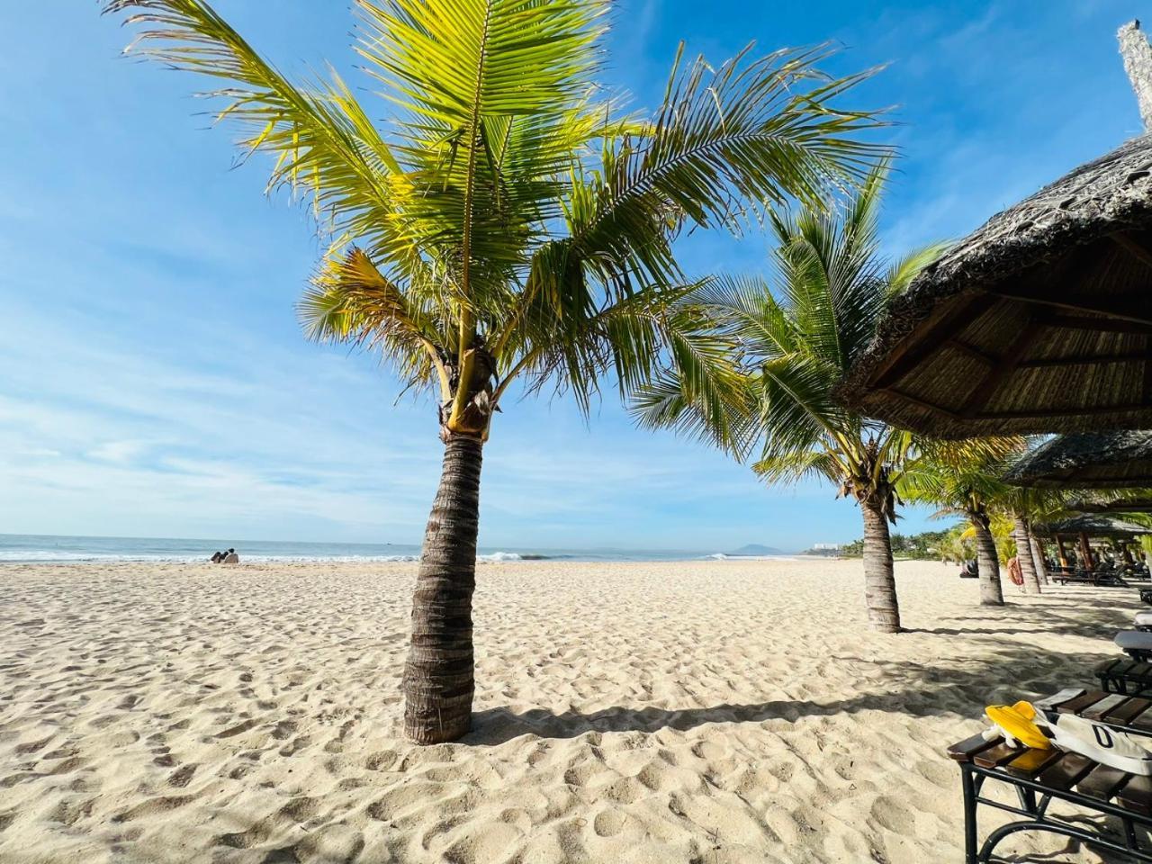 1 Seaview- 2 Gardenview 2Mins To The Beach - Luxury Condotel Phan Thiet Exteriör bild