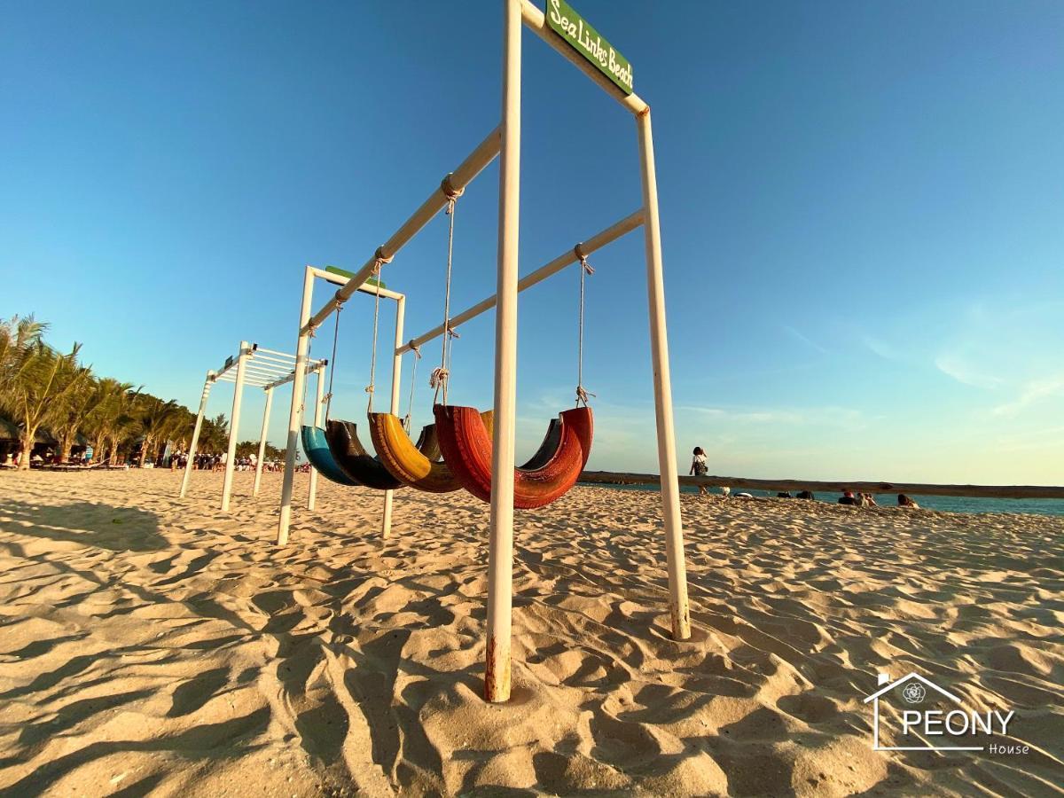 1 Seaview- 2 Gardenview 2Mins To The Beach - Luxury Condotel Phan Thiet Exteriör bild